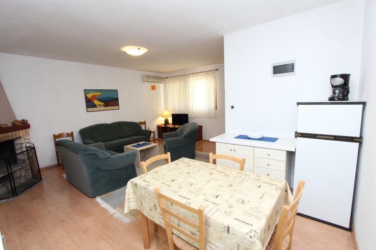 Apartments Lora Rovinj Exterior photo